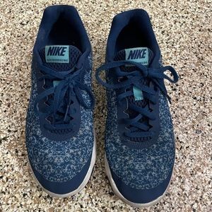 Nike Women’s size 7